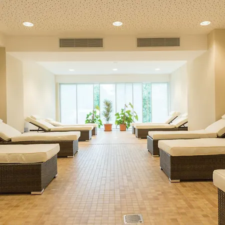 Aribo Hotel 4*